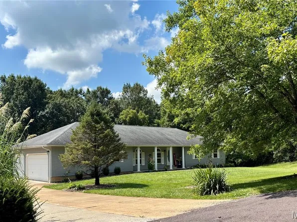 15 Oak Valley Dr, Washington, MO 63090