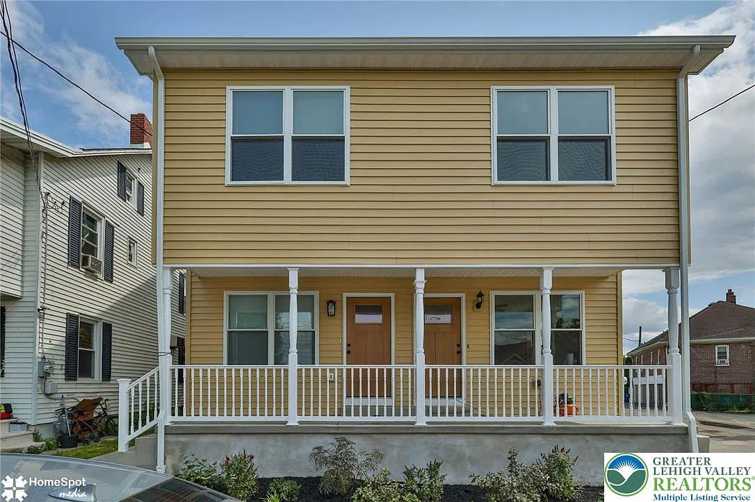 3 bed, 2.0 bath, 1712 sqft, $2,500 — Photo 2