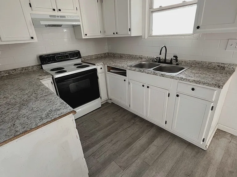 3324 McHenry Ave — Photo 6