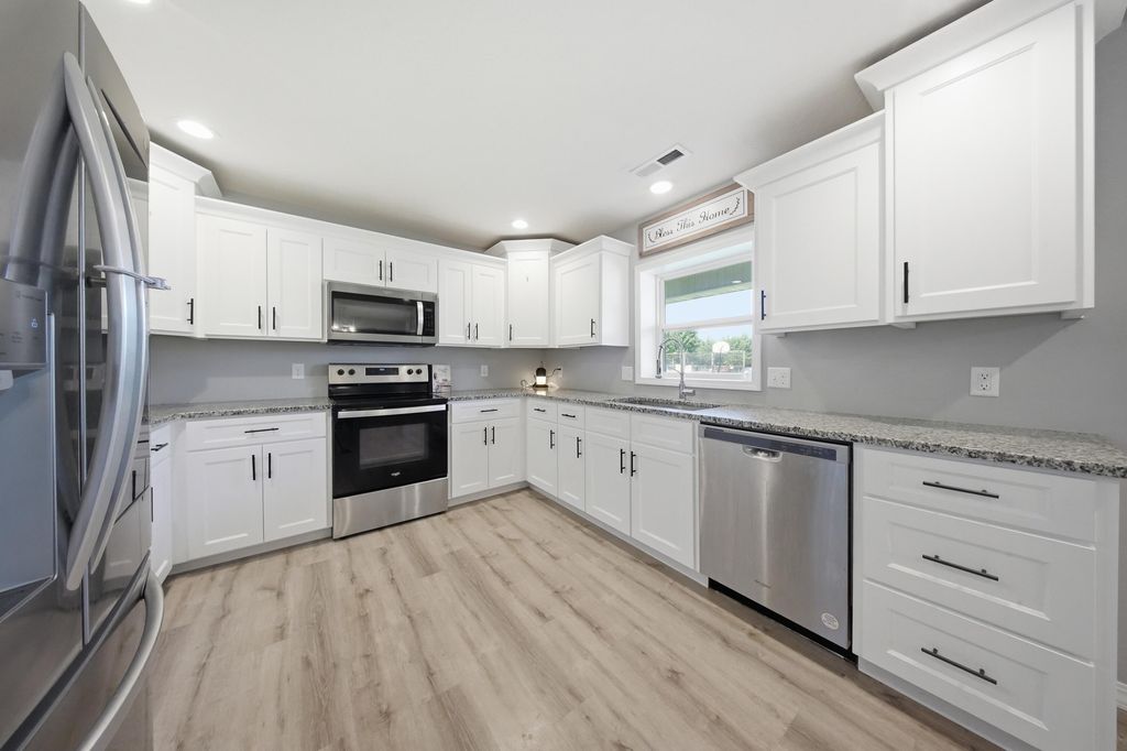 520 S Pine Street, Marshfield, MO - View 6