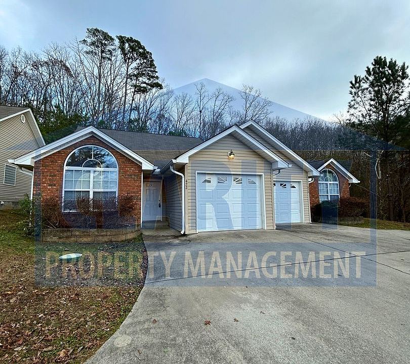 1st image of 422 Martin Dr NW