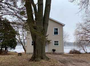 W6001 Lake St, Packwaukee, WI 53953