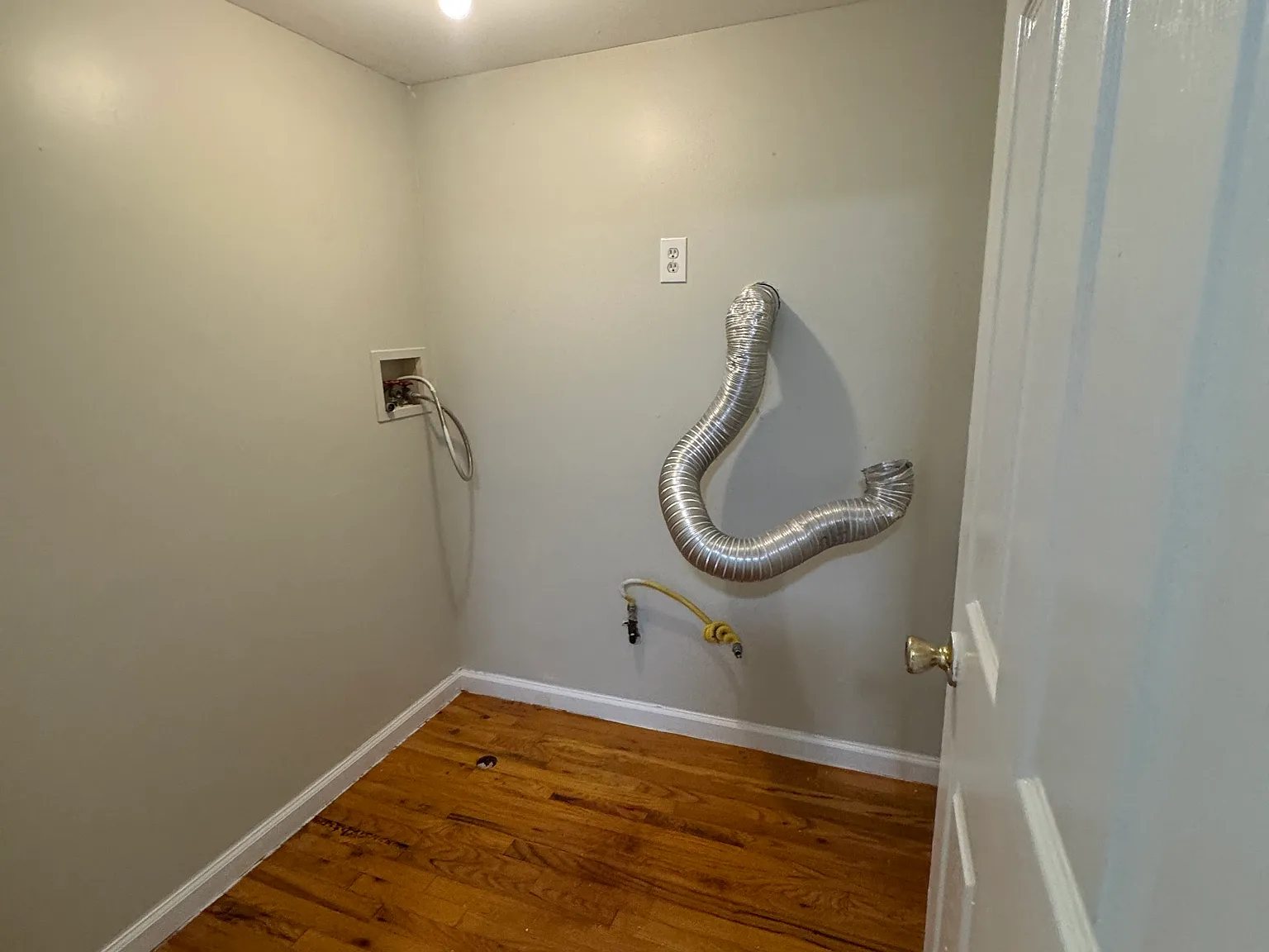 3 bed, 1100 sqft, $2,500 — Photo 4
