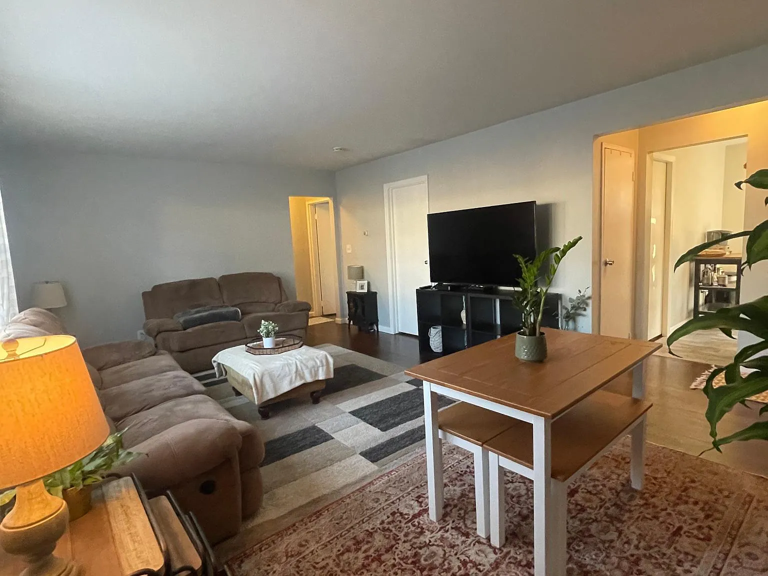 11 Stanford Dr — Photo 3
