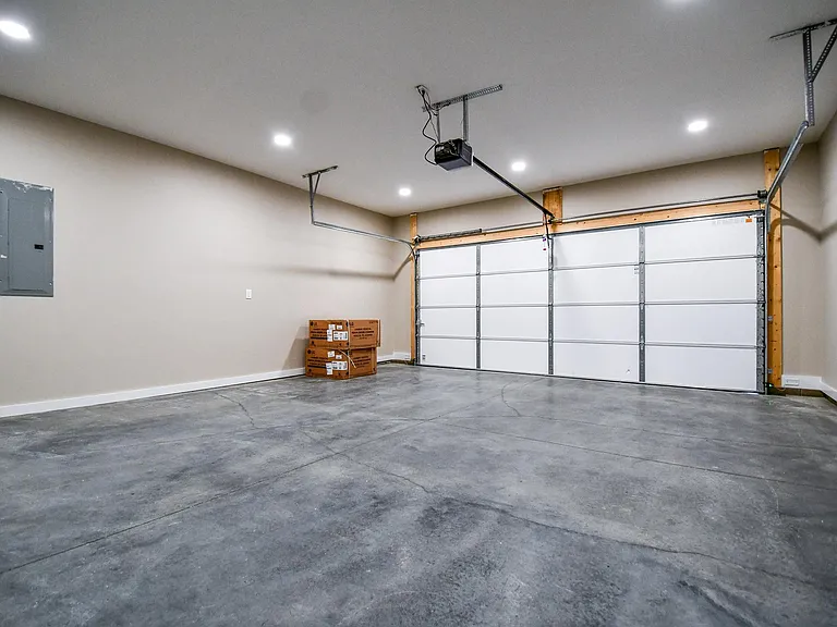 Rosenthal Dr — Photo 36