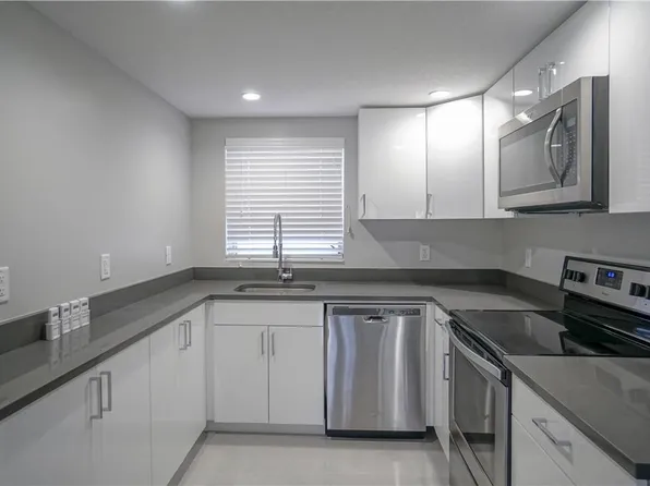 640 NE 7th Ave APT 10, Fort Lauderdale, FL 33304