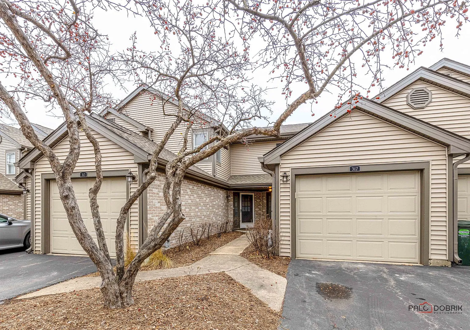 2 bed, 2.5 bath, 1065 sqft, $2,150 — Photo 1