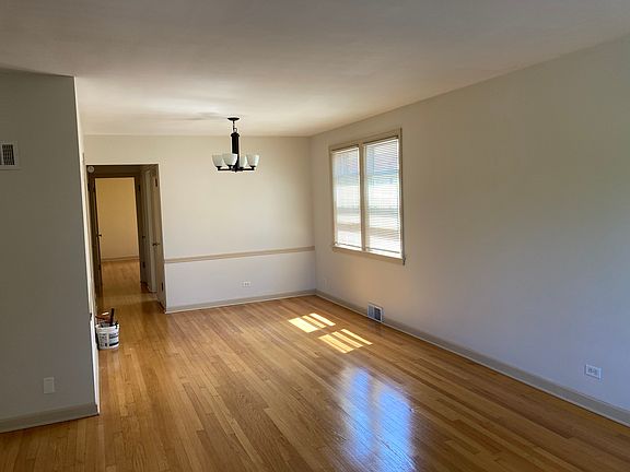 2nd image of 2851 W Berwyn Ave #2