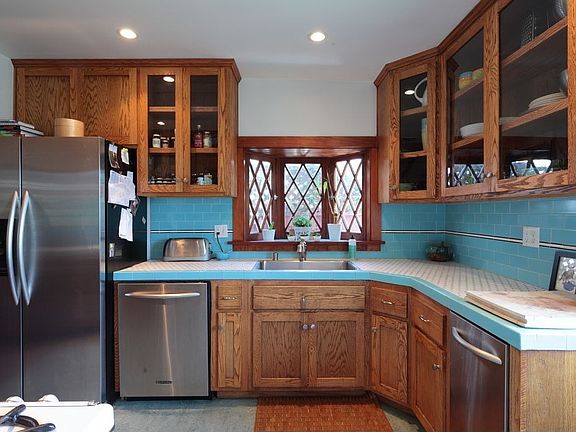 Kitchen of 2 bed/2 bath