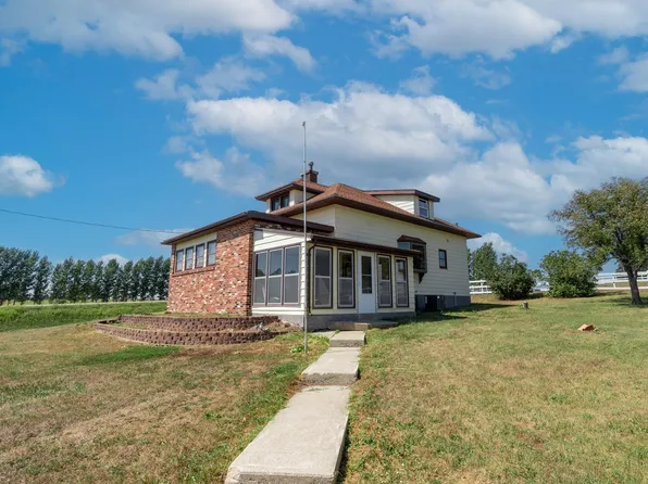 33015 150th St, Cedar Falls, IA 50613