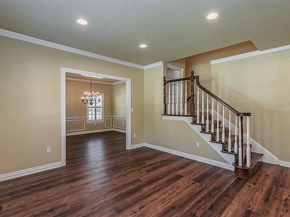 3rd image of 32 Wellington Oaks Cir