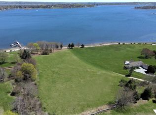 367 Poppasquash Rd, Bristol, RI 02809