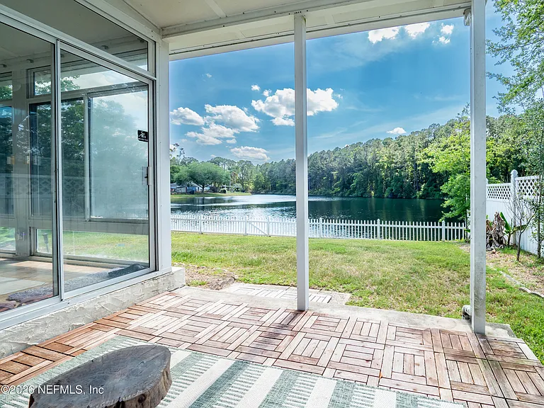 2704 Coachman Lakes Dr — Photo 8