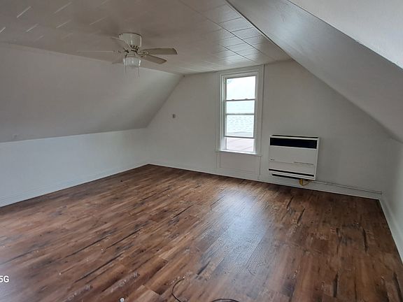 2nd image of 1132 E Lovejoy St #4
