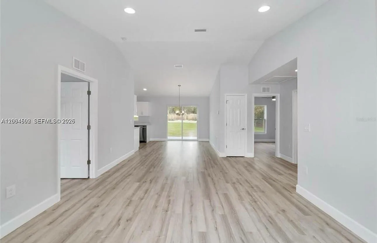3 bed, 2.0 bath, $1,800 — Photo 2