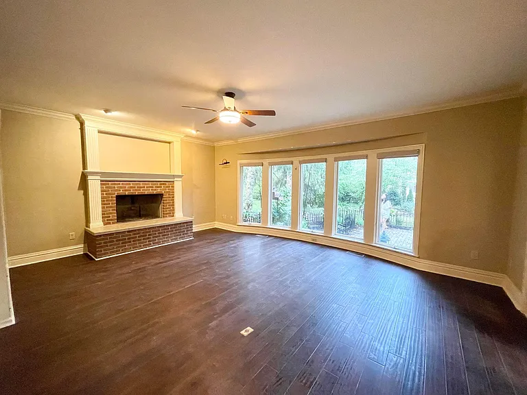 8034 Balmoral Ct — Photo 18