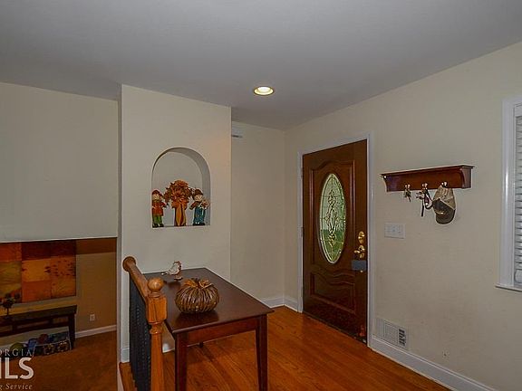 3rd image of 1517 Sagamore Dr NE