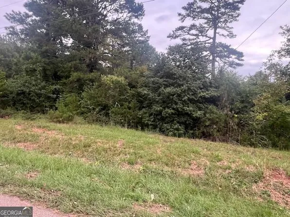 3107 Wallace Rd, Gainesville, GA 30507