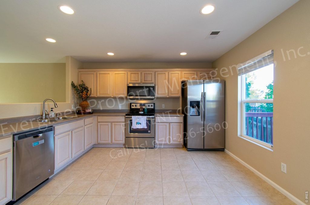 6714 Autumn Ridge Dr