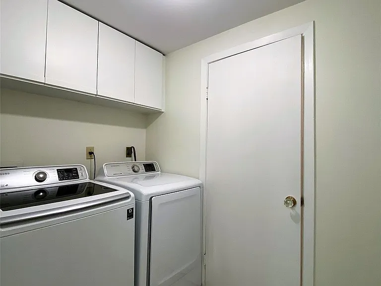 49 Briar Hollow Ln #1401 — Photo 19