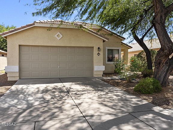 3rd image of 2513 W Cezanne Cir