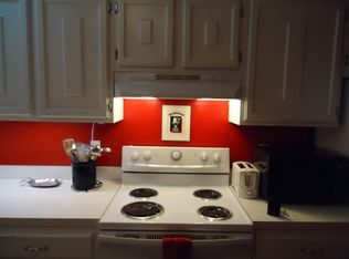 69 Wellington Dr, Farmington, CT 06032