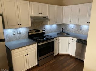 296 Potomac Dr UNIT 296, Basking Ridge, NJ 07920