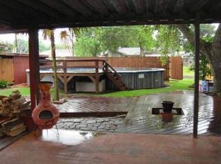 2831 Magnolia Ln, Groves, TX 77619