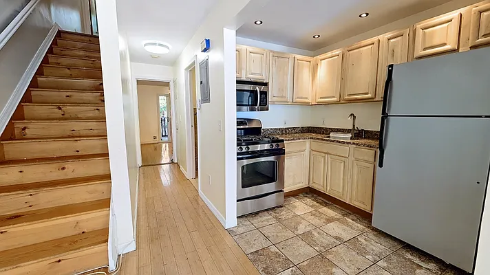 Rented by JB Mac Real Estate Inc. | media 10