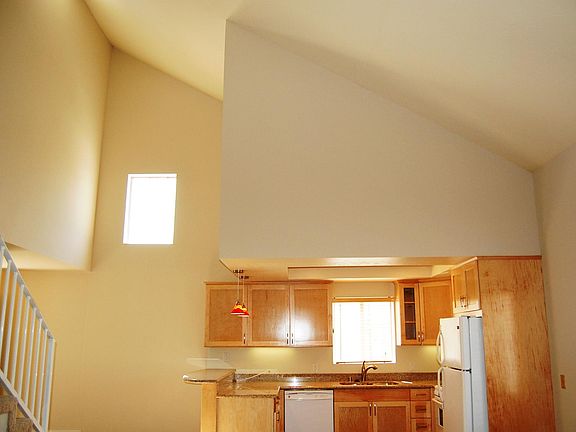 5th image of 243 Glendora Ave #B