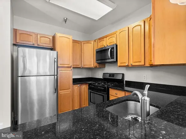 38 Maryland Ave Unit 405, Rockville, MD 20850