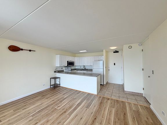 5th image of 411 Hobron Ln APT 3601