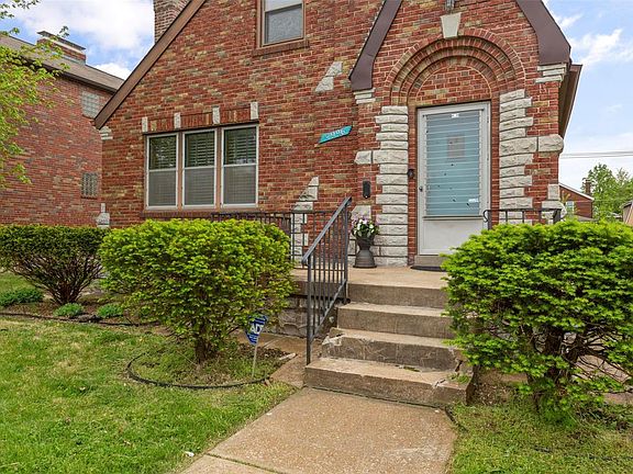 2nd image of 4996 Parker Ave