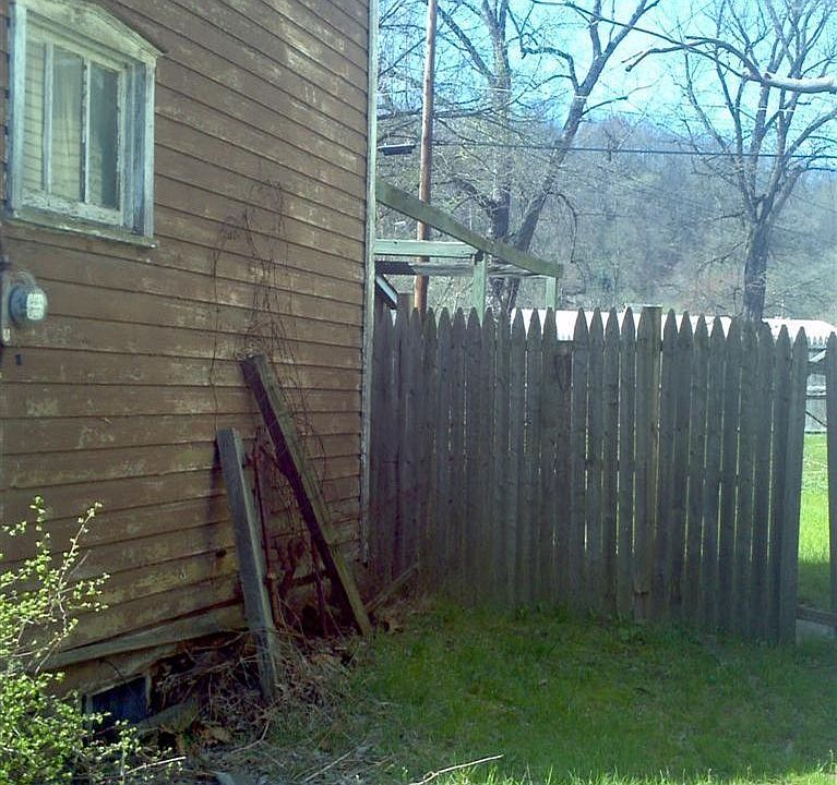 2nd image of 961 Saint George St