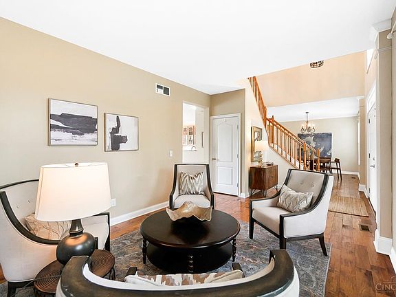 4th image of 326 Briargate Dr