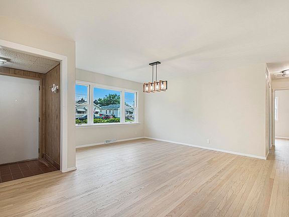 5th image of 519 W 12th St