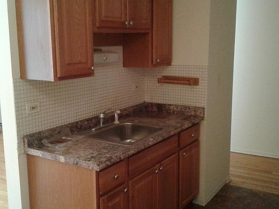 5th image of 7840 North Ave #3M