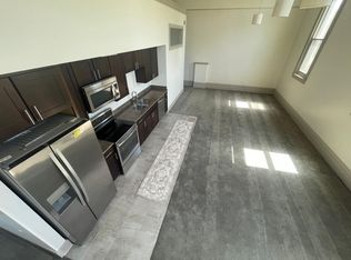 1120 Reddour St #204, Pittsburgh, PA 15212