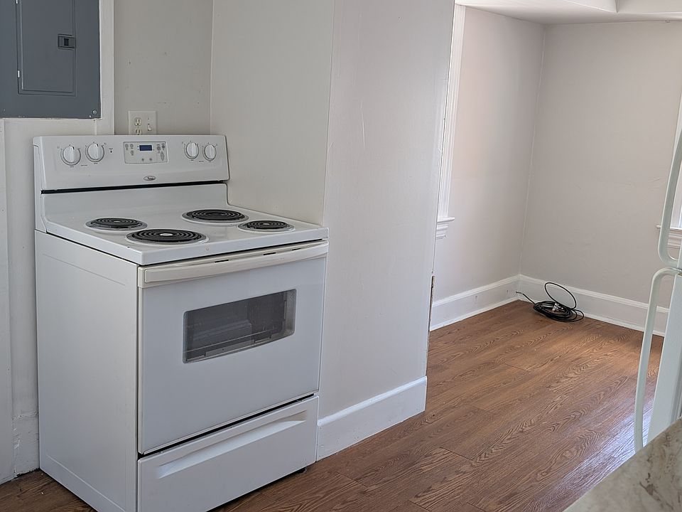 Kitchen with adjoining eat-in area
