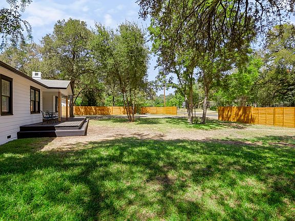 4th image of 8904 Chisholm Ln