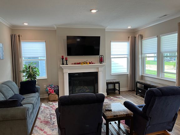 5th image of 761 Ehrlich Ln