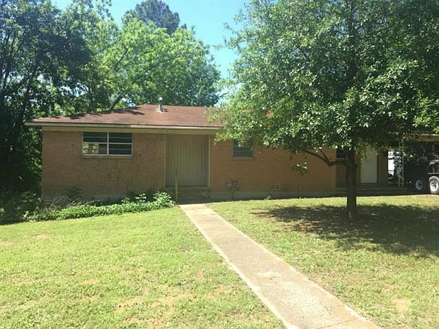 1st image of 704 Hanna Dr