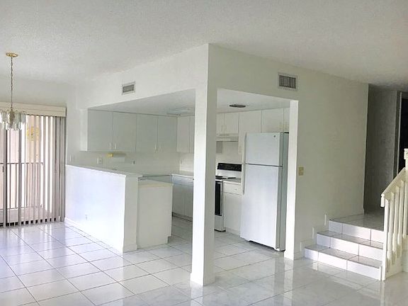 4th image of 4730 SW 62 Way Davie Fl.