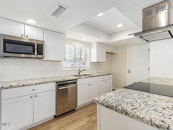 5th image of 2337 W El Moro Cir