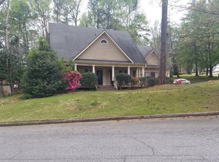 7507 Waters Edge Dr, Stone Mountain, GA 30087