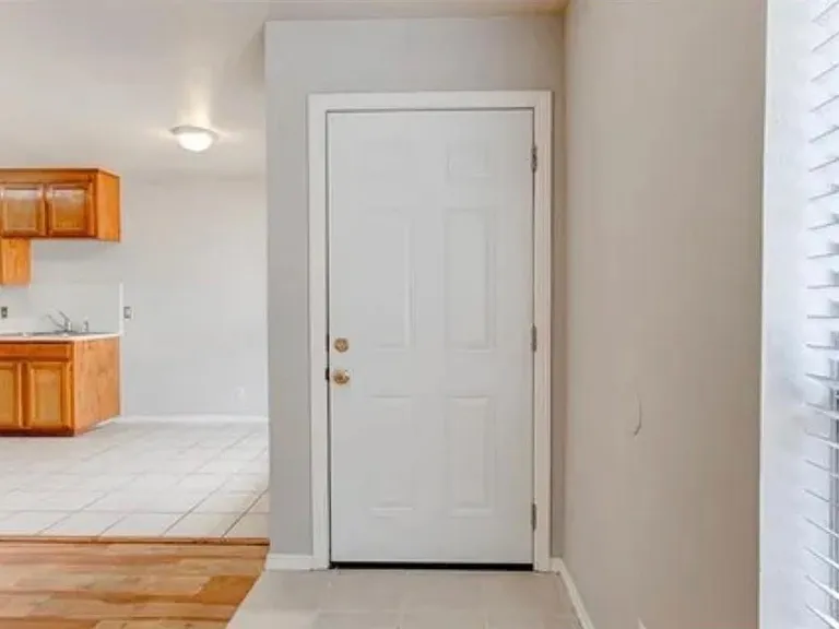 609 Race St #A — Photo 2