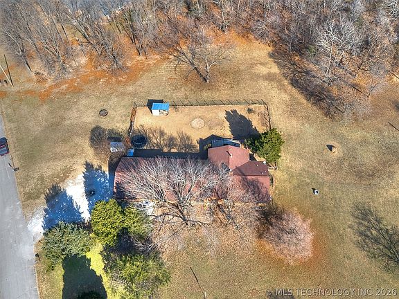 2nd image of 26 Lakeview Dr