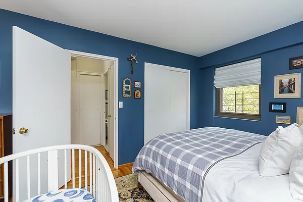 Sold by Compass | media 6