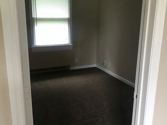 5th image of 807 Forest St