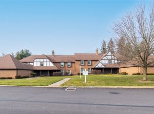 240 Windsor Rdg UNIT 33, New Castle, PA 16105